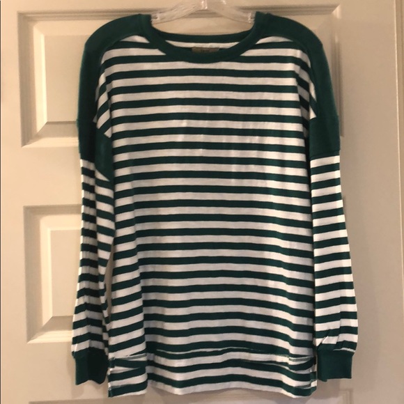 True Craft Tops - True Craft Long Sleeved Shirt - Women’s Medium